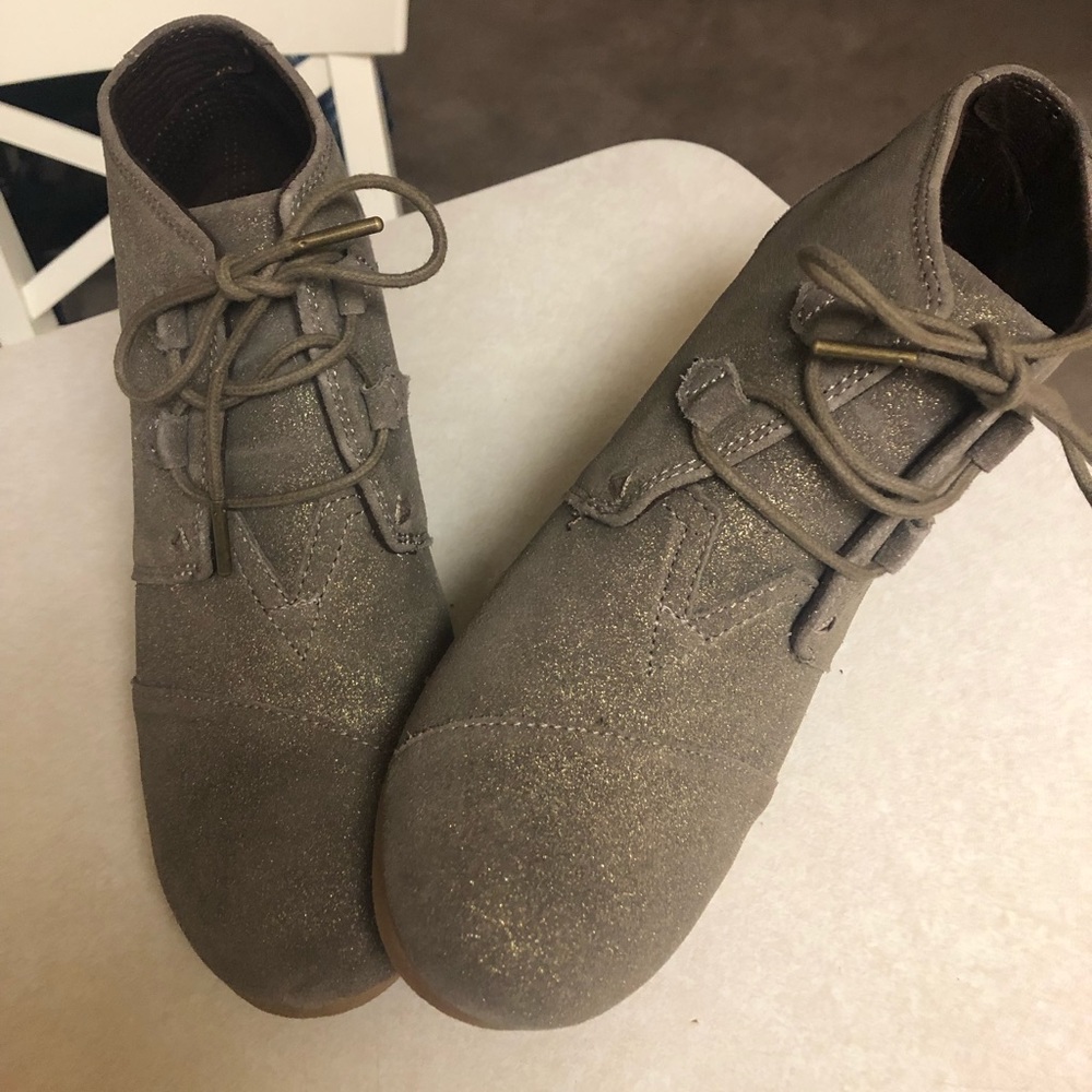 Tom’s sparkle wedges